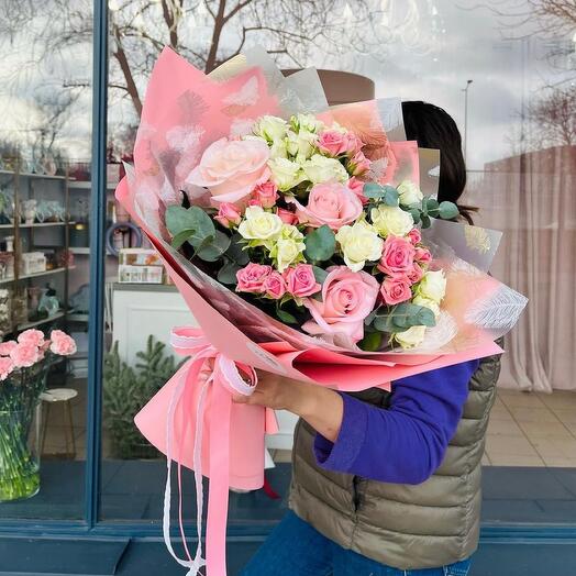 Bouquet True love mix of roses and spray roses