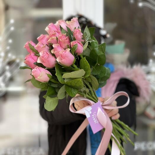 Букет из 15 розовых роз