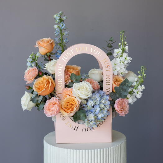 Утренний бриз в цветочной коробке