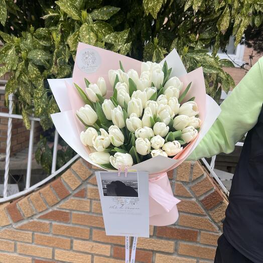 41 white tulips bouquet