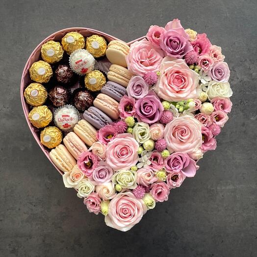 Pink 🩷 heart box (M)