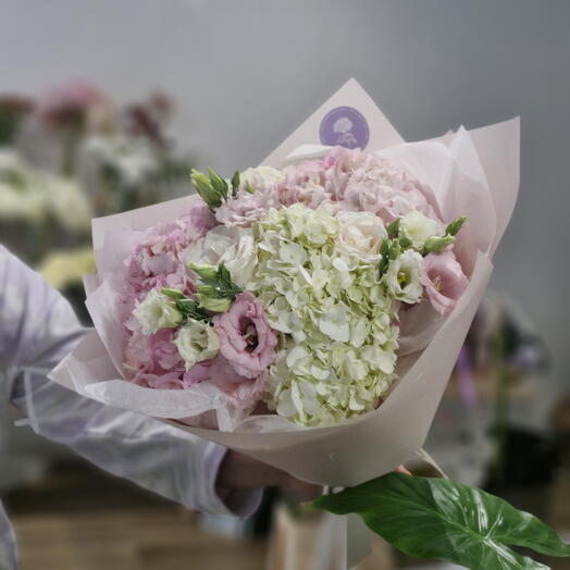 Pink gift bouquet