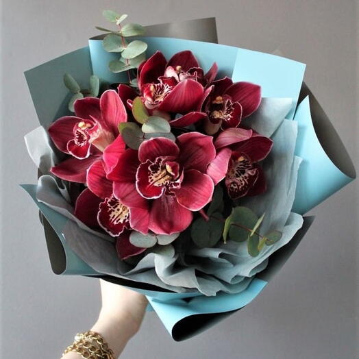 7 малиновых орхидей