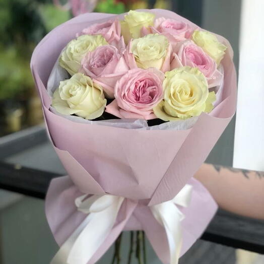 Mixed rose bouquet