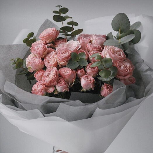 Bouquet of bush rose