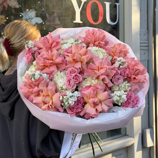 Petal Poem Buketi L Boy( French Hermosa gülleri, spray güller, ortancalar, stoklar)