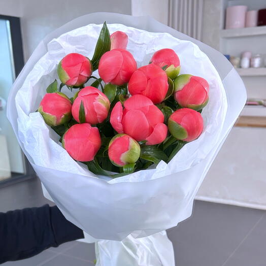 Bukiet koralowych piwonii