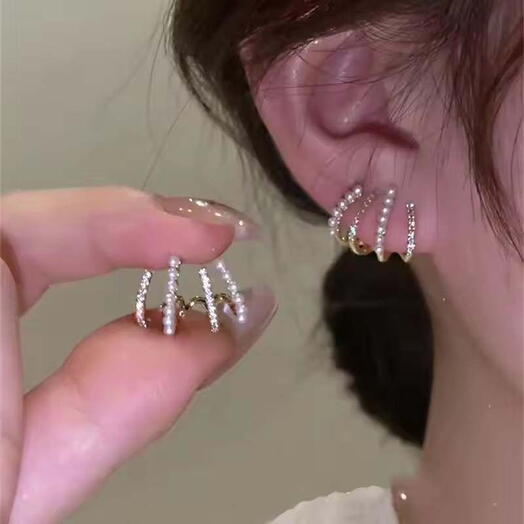 Earing pair
