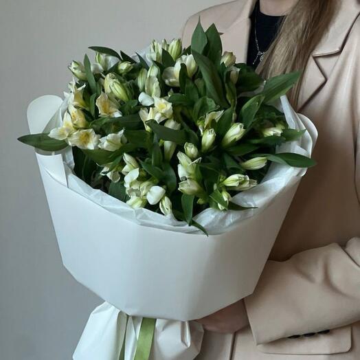 Монобукет из белых альстромерий