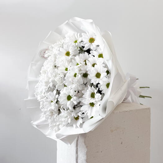 White spray chrysathemum bouquet 11pcs