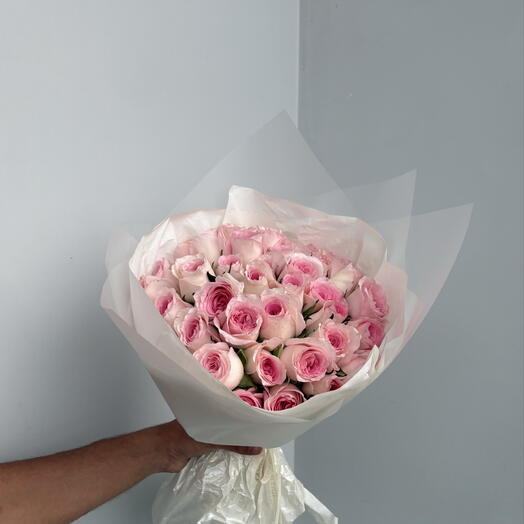 Monobucket made of roses