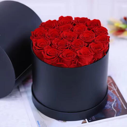 🌹 Luxury Round Preserved Rose Box – 16 Roses of Timeless Beauty 💎