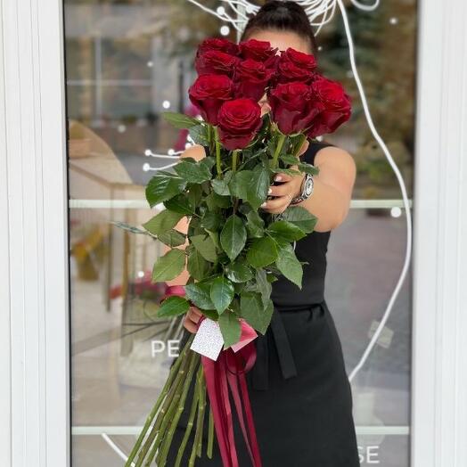 11 Голландских красных роз 70 см