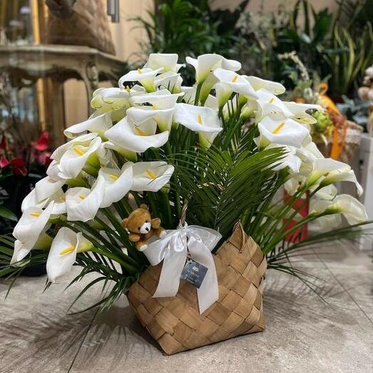 Calla Lily Elegant Basket