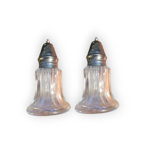 Salt and pepper set