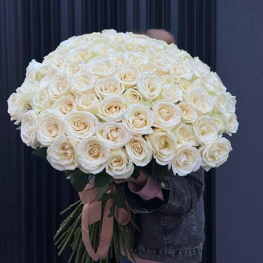 75 white roses
