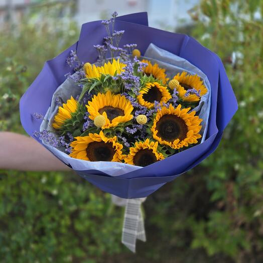 Bouquet "Sunflowers with Limonium"