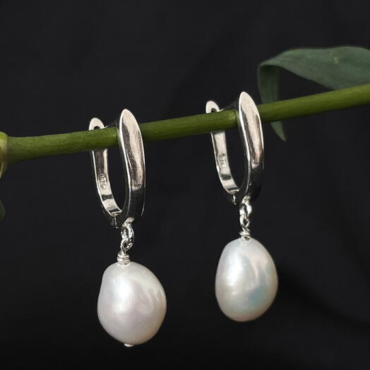 Natural baroque pearl silver earrings
