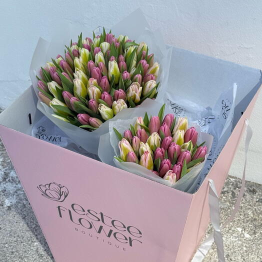 A set of tulips bouquet