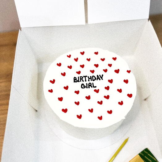 Bento cake with vanilla sponge flavor with strawberries