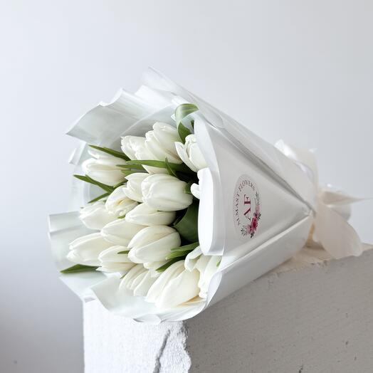 White Tulips bouquet 25pcs