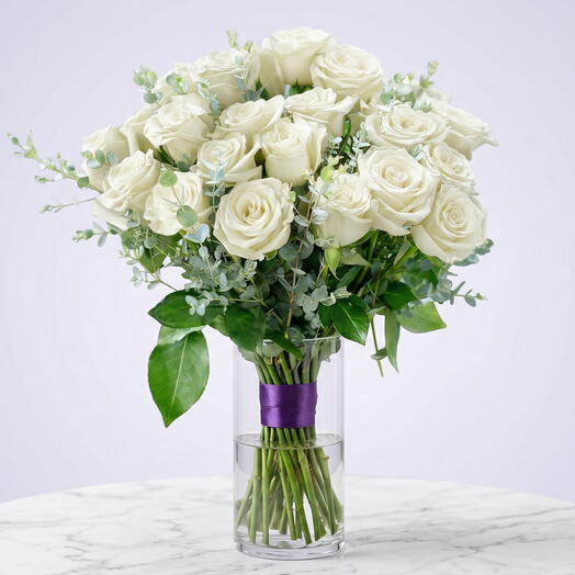 11 White Roses
