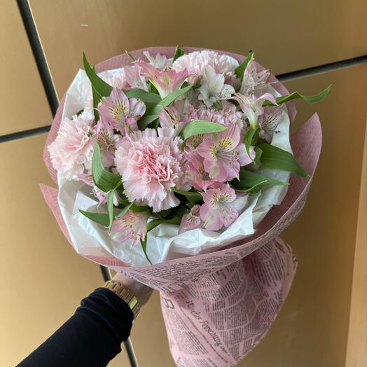 Alstromerije i karanfili