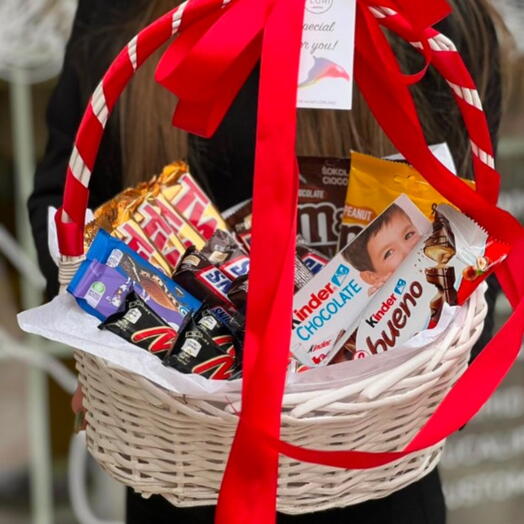 Подарочная корзина со сладостями в Ассортименте - 15