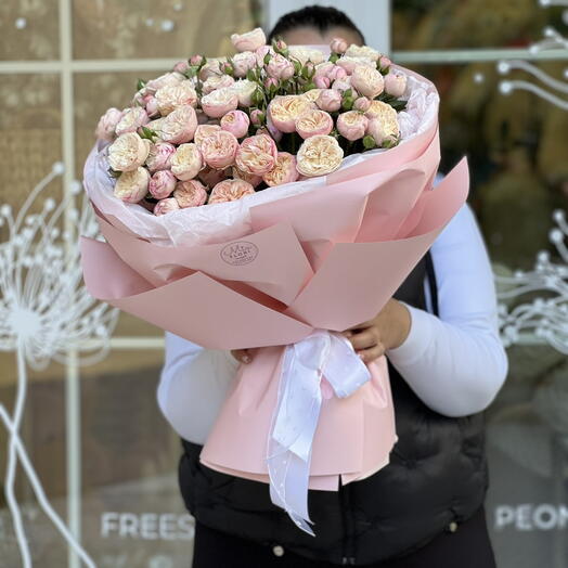 Букет пионовидных роз - "Etoile"