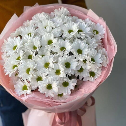 Букет белых кустовых хризантем