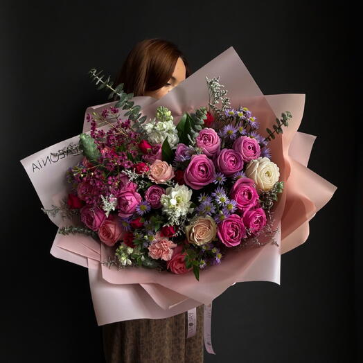 Valentines 8 - spray roses, stock, wax mixed