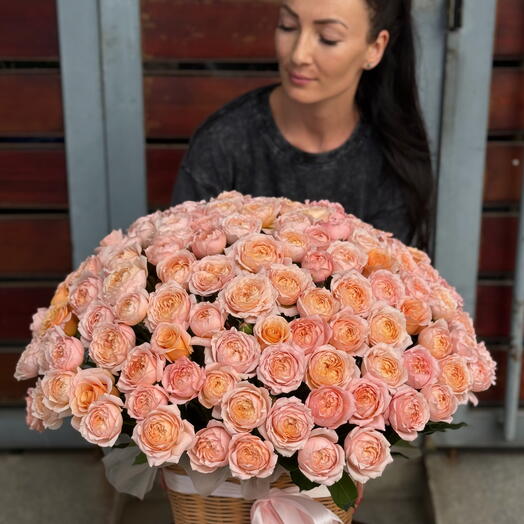 Juliet roses in a basket