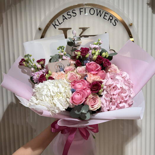 Signature bouquet from Klass Flowers