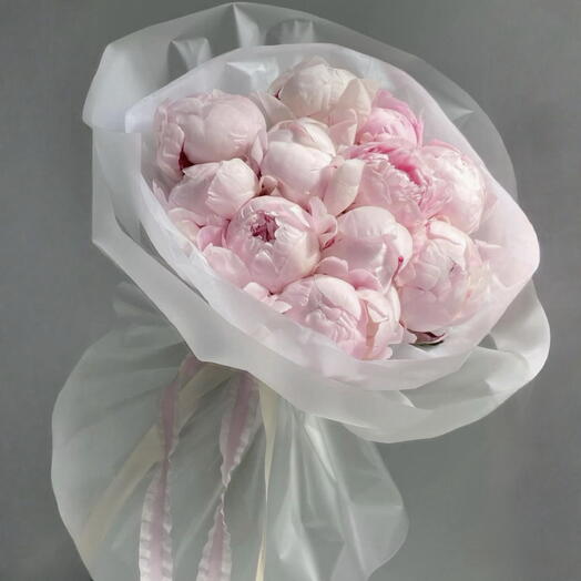 🌸 Bouquet of 13 peonies