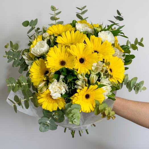 Ramo Esencia Amarilla – Gerberas y Claveles
