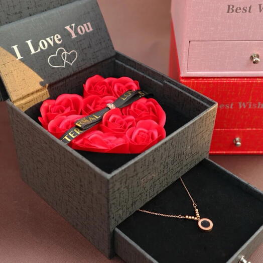 I Love You Necklace Box with roses