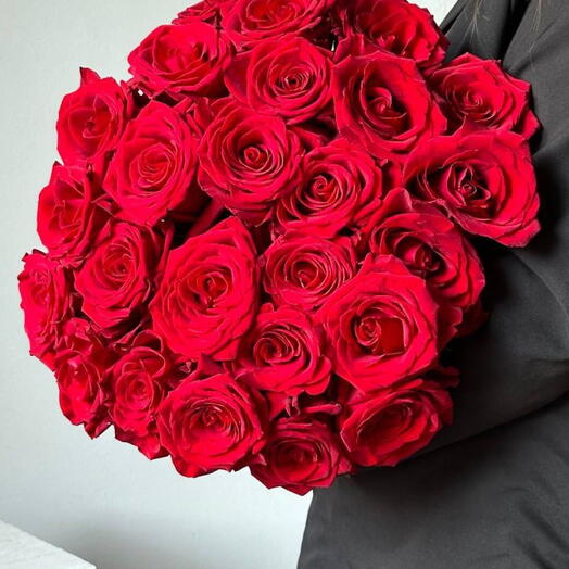 Классический букет из 25 роз