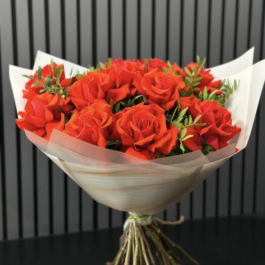 Bouquet in "French" style of 9 Ecuadorian red roses Nina