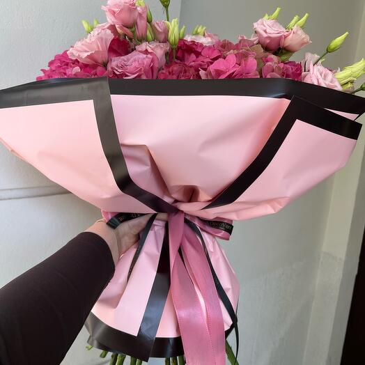 Dunkel rosa Blumenstraus