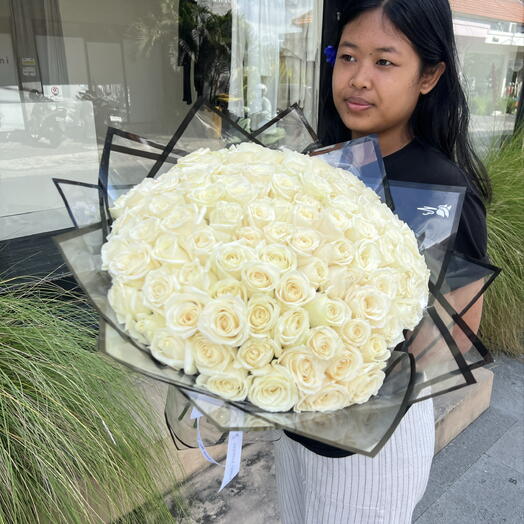101 White Avalance Roses Bouquet