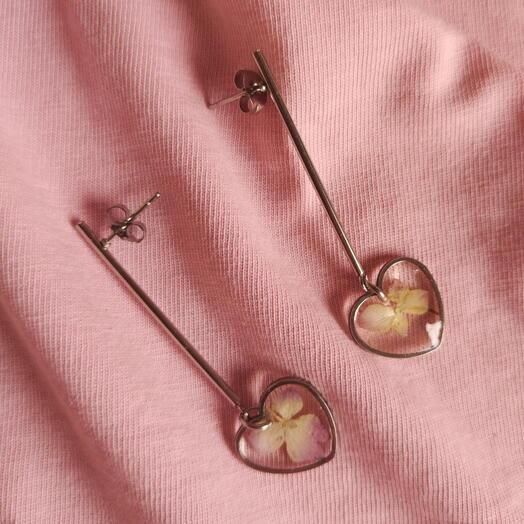 Hearts earrings with hydrangea