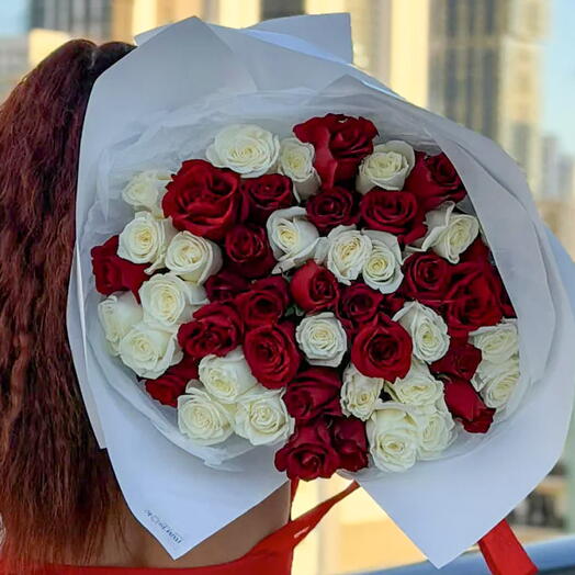 Cupid s Mix - 50 Red   White Roses