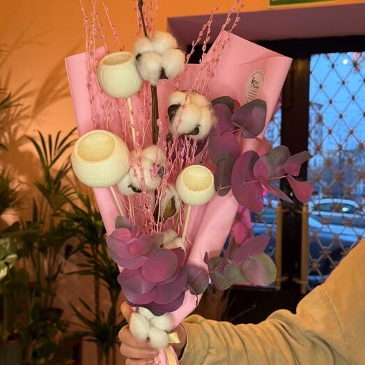 Mazzo di fiori con cotone