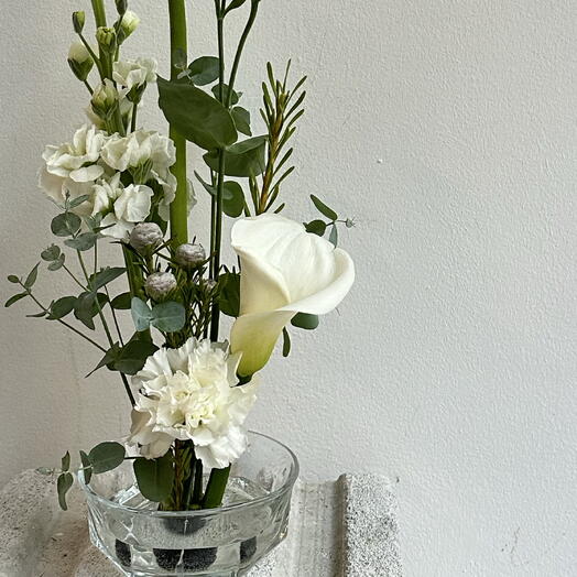 Mix flowers and kenzan