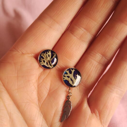 Stainless steel stud earrings with real reindeer lichen