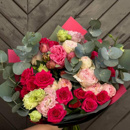 Mix roses and eucalyptus bouquet