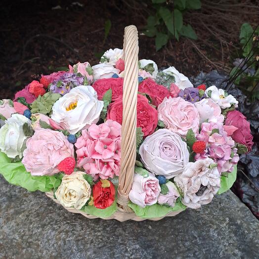 Basket of marshmallow flowers DELIGHT