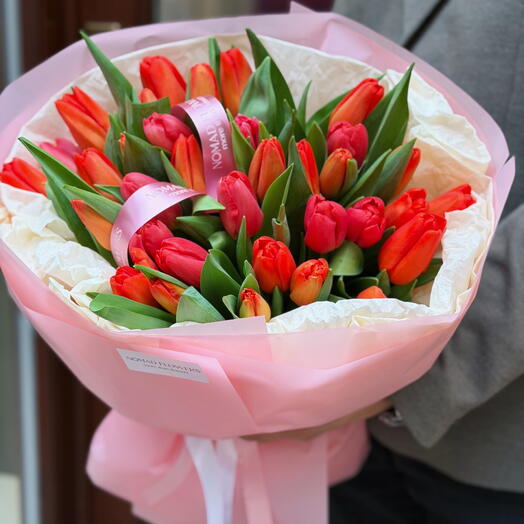 ♥️ 35 Red Tulips