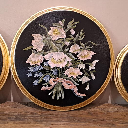 Miniature portraits of flowers