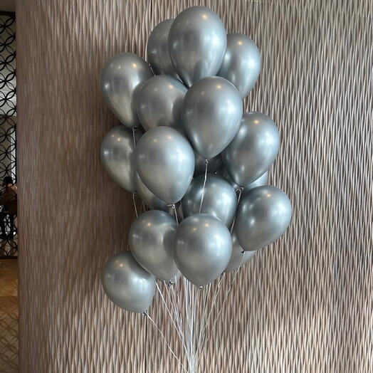 20 хромированных серебристых шаров в Майами